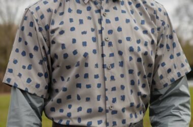 What Color Shirt Goes With Grey Pants