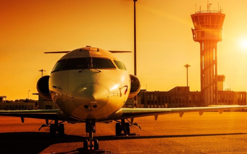 Klm flight kl635 diverts to glasgow after declaring emergency