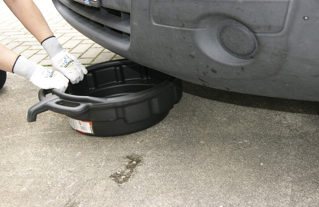 Why Every Garage Needs An Oil Drain Pan